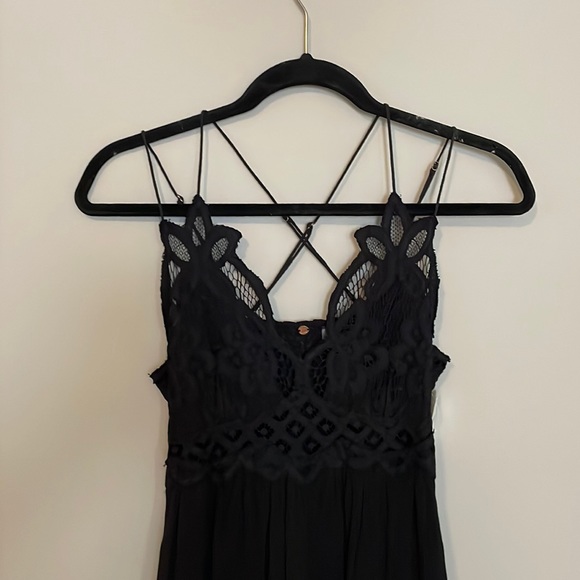 NWT Free People One Adella Slip Black size S - Picture 3 of 8